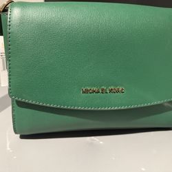NEW Michael Kors Handbag W removable Strap 