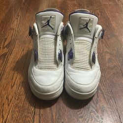 Air Jordan 4 Retro purple