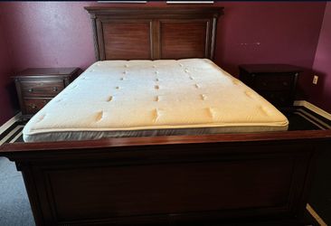 Queen Bed Set