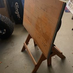 EASEL/DRAWING/PAINTING TABLE 
