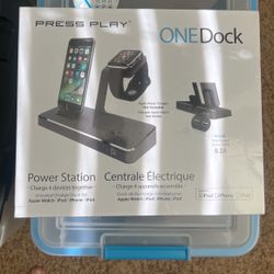 iPhone Apple Watch Dock