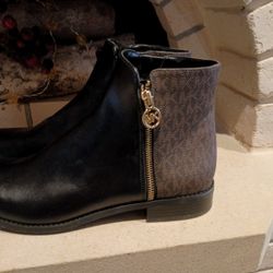 Michael Kors Shoe Size 10 New 