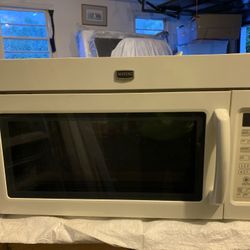 New Maytag Microwave 