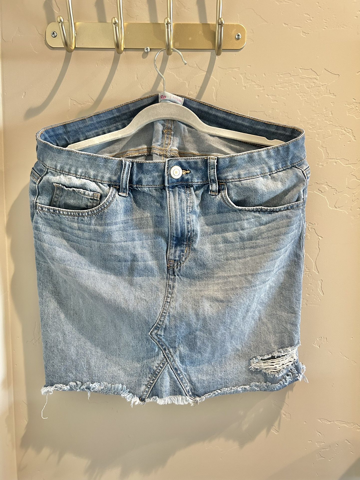 Girls Pre-teens Size 17, Woman’s Sz Large