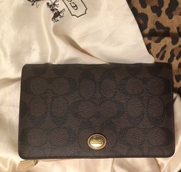 Authentic Coach Wallet & Poach