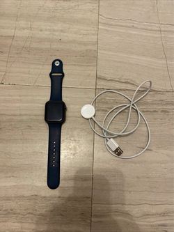 Apple Watch SE dark blue