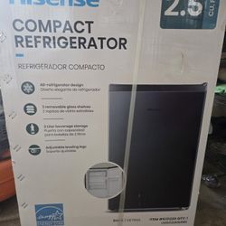Hisense 2.5 Cu Ft mini Fridge 