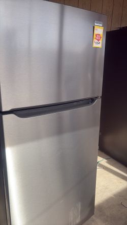 Bonito refrigerador enfría muy vien