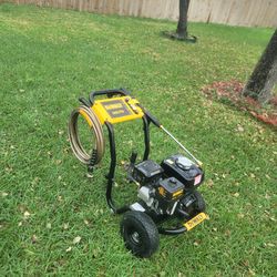 3600 psi  DEWALT Lavadora a presión GX200 honda ➡️ trabaja muy bien  semi nueva muy poco uso precio firme $490