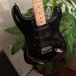 Stratocaster- Like New Condition 