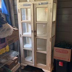 Courier Cabinet