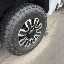 20” Ultimate Wheels And Pike New 37x11.50x20 Nitto Recon 