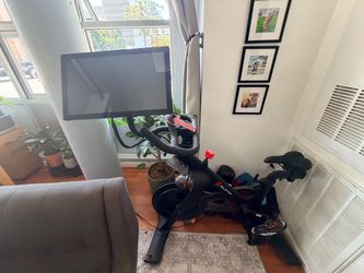 **need to sell** Original Peloton - w/extras