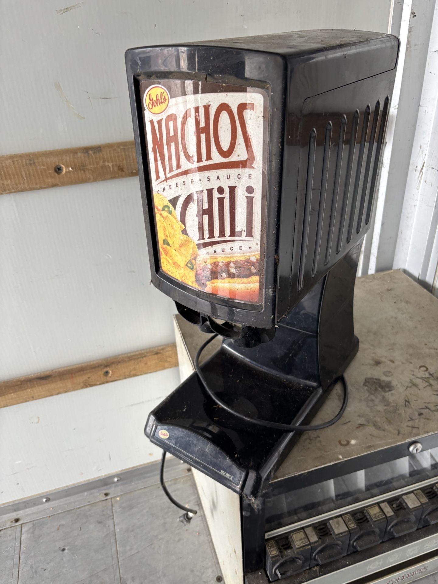 Gehl’s Hot Top 2 Cheese Dispenser