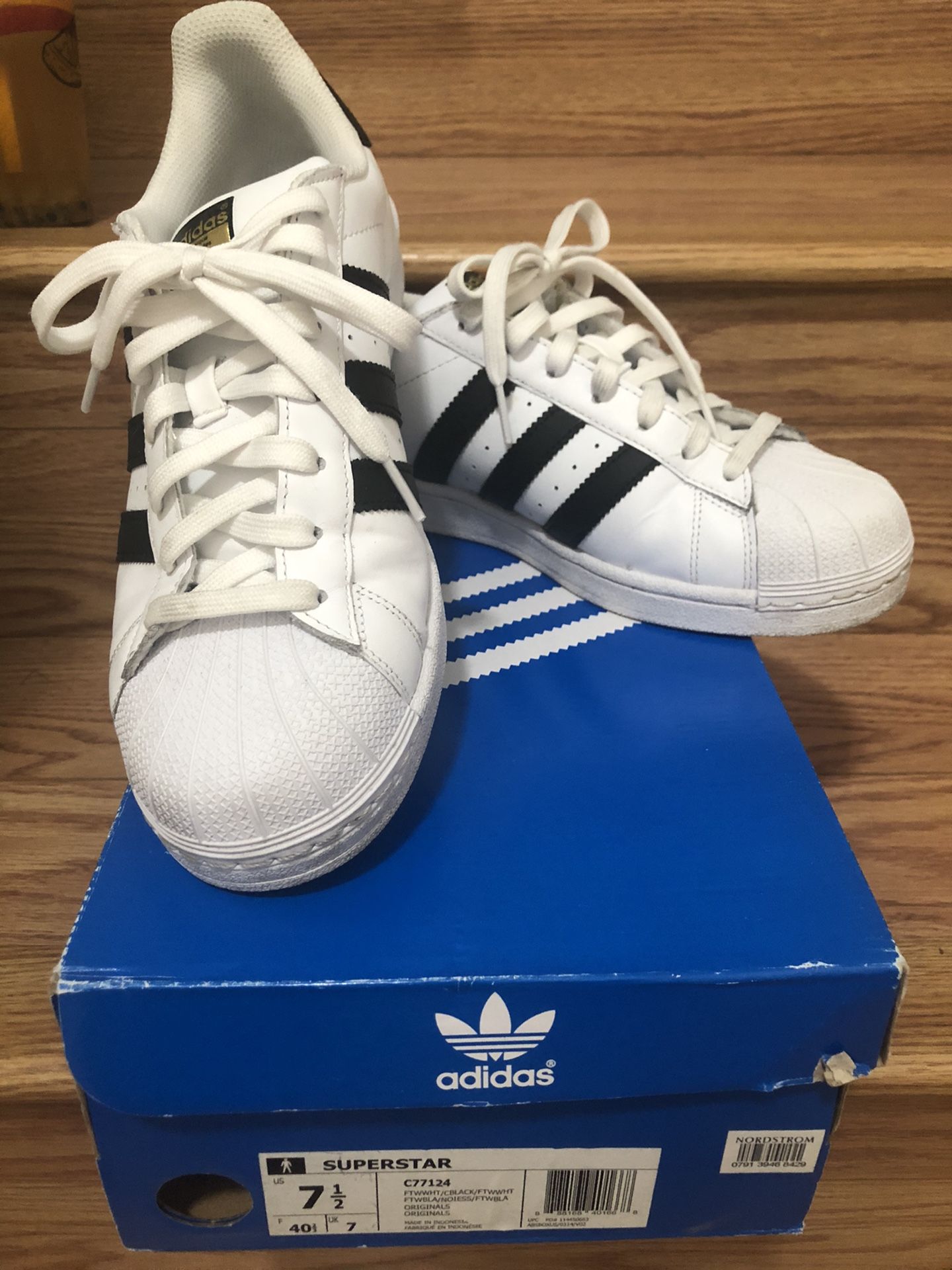 Adidas superstar men size 7 1/2