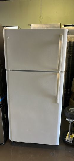 TOP FREEZER FRIGIDAIRE APARTMENT SIZE REFRIGERATOR 