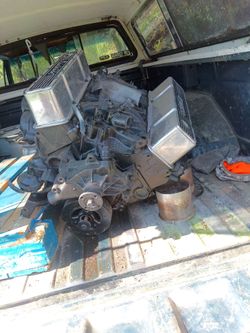 Rebuilt Chevy 305 motor..I paid 1000.00lowest I will go 700.00