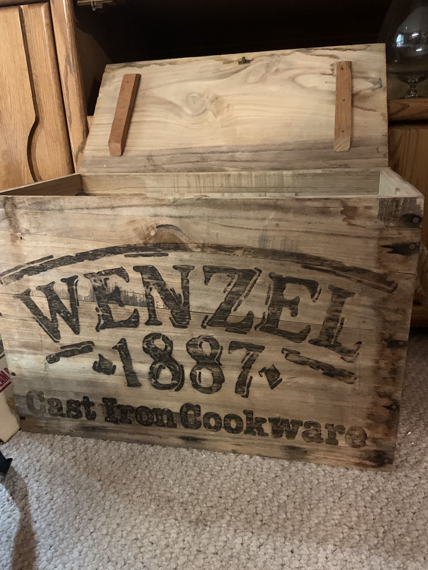 Wenzel Cast Iron Set W/box