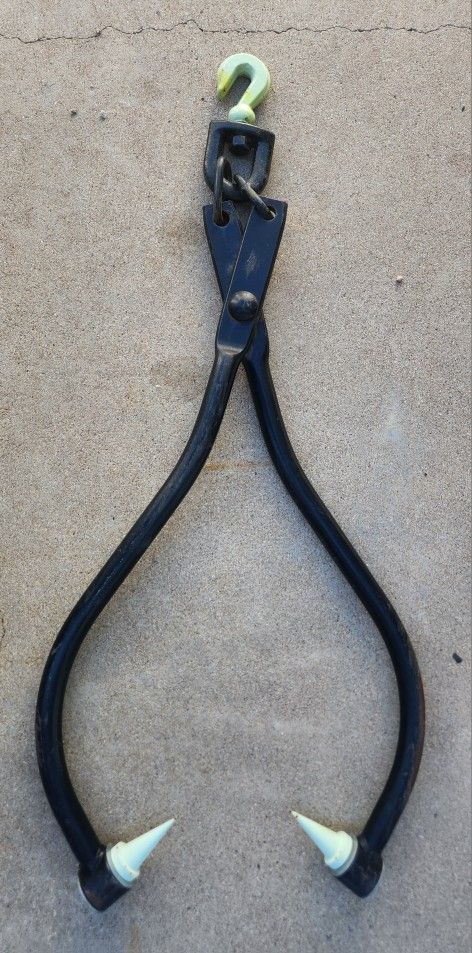 32 In. Forestry Logging Swivel Grab Dragging Skidding Tongs