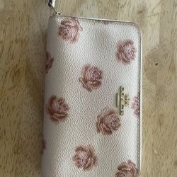 Coach Wallet In Great Condition No Wearing Or Damage Inside Or Out