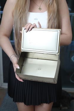 ANTIQUE 1920'S LOUIS SHERRY NEW YORK HINGED TIN CANDY BOX