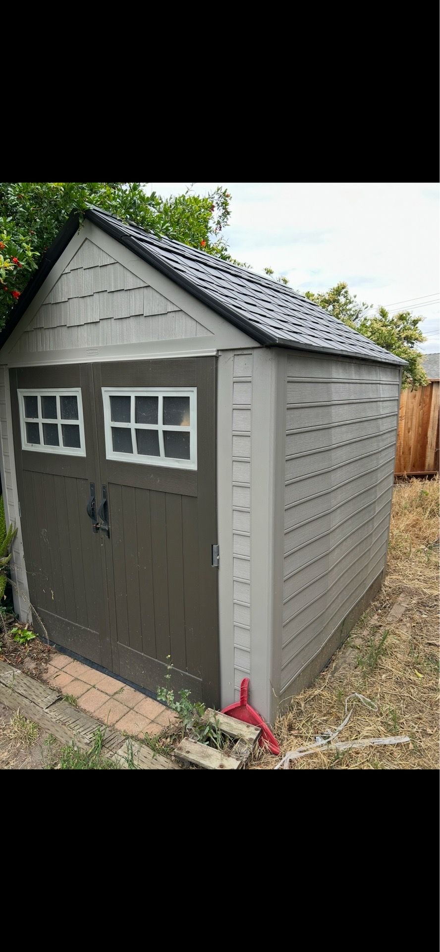 350 for everything inside 650 with shed and everything inside it’s a 7 by 7