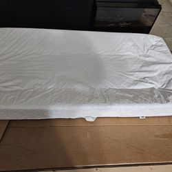 Free Changing Table Pad