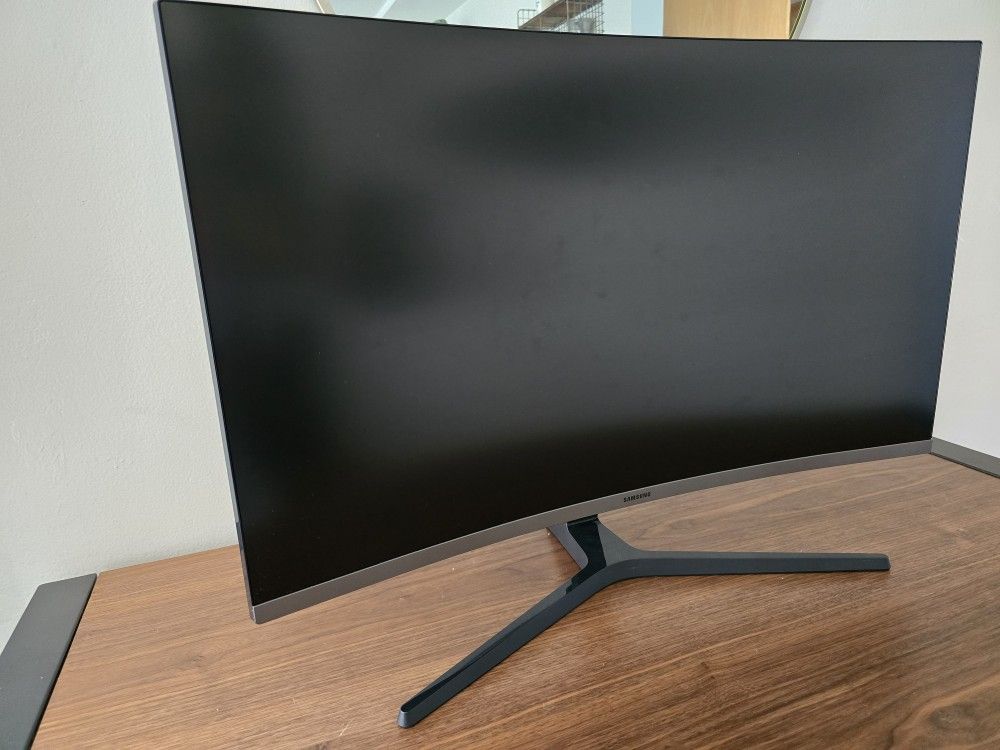 Samsung 32" Curved Computer Monitor