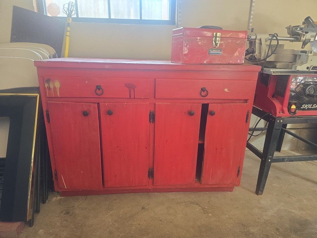 Free Garage Tool Cabinet And Red Toolbox