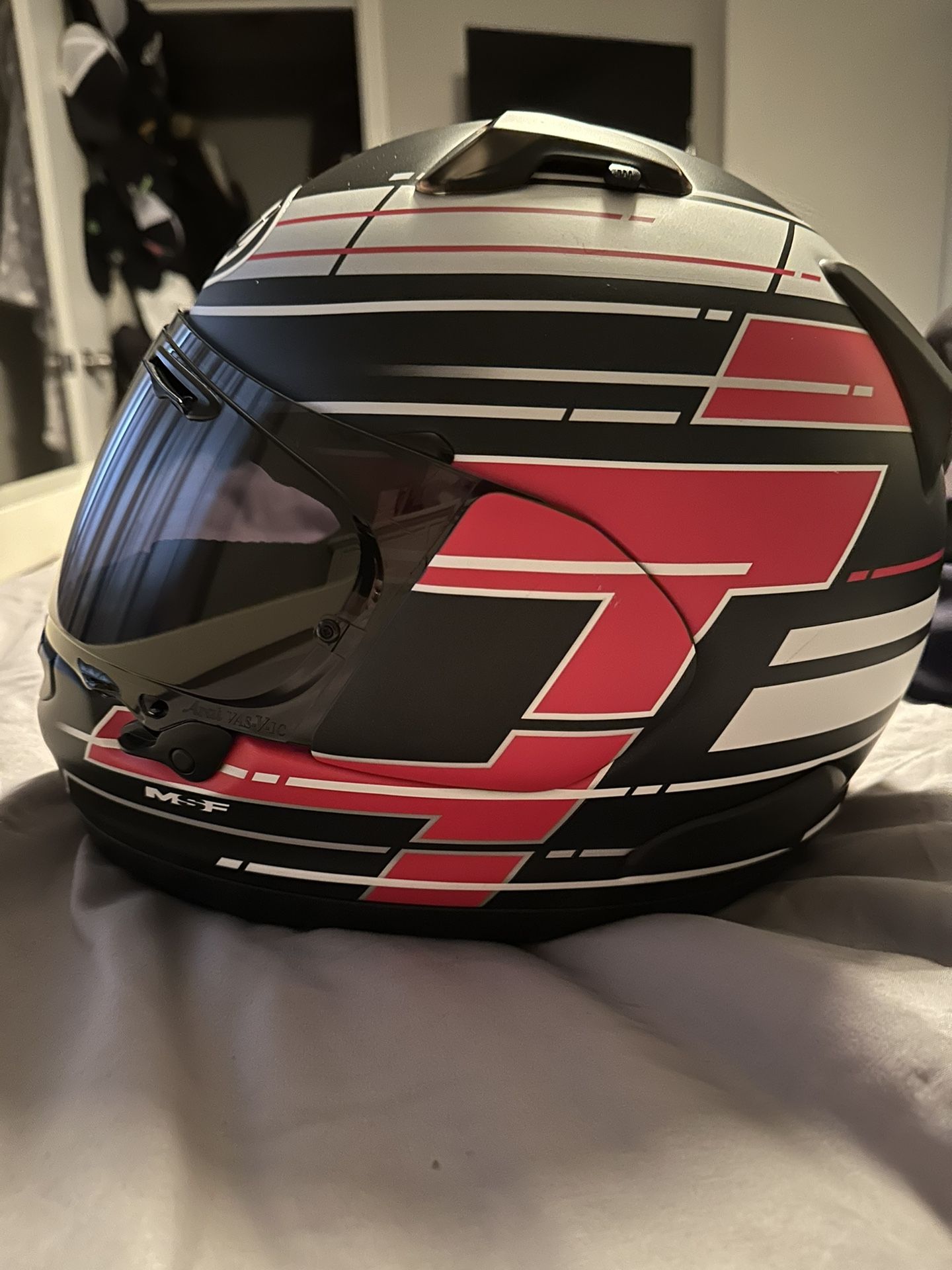Arai Signet-X Striker Helmet Size medium