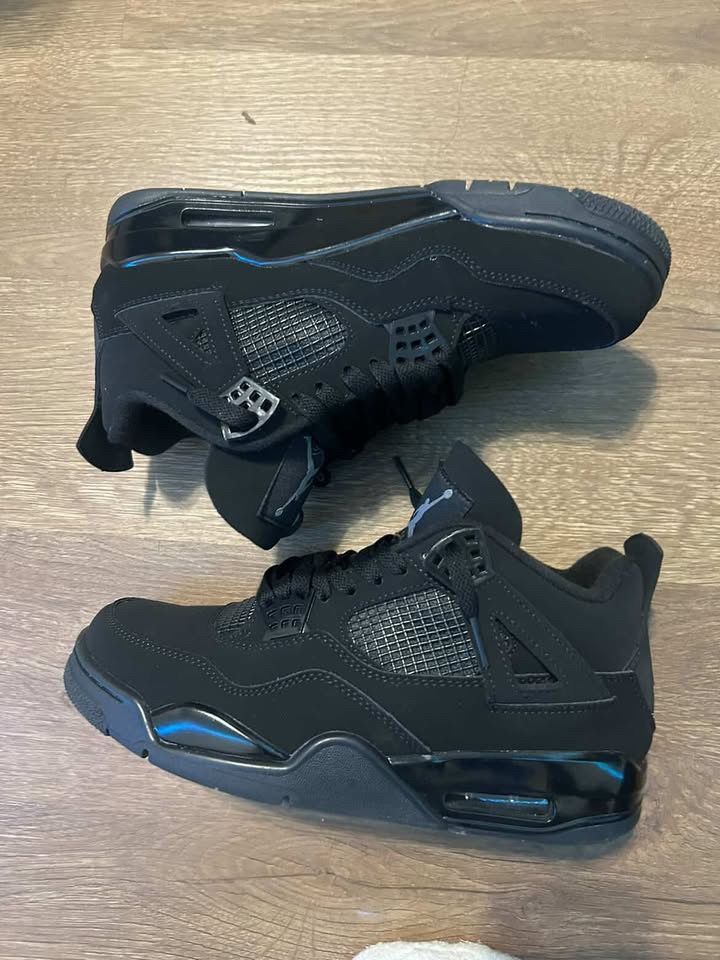 Jordan 4 Black Cats