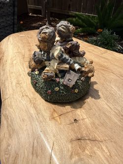 Boyds Bears & Friends "Bearstone Collection" titled "Knute & The Gridiron"