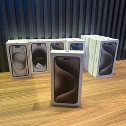 Brand New Unlocked Apple iPhone 15 Pro Max 256GB