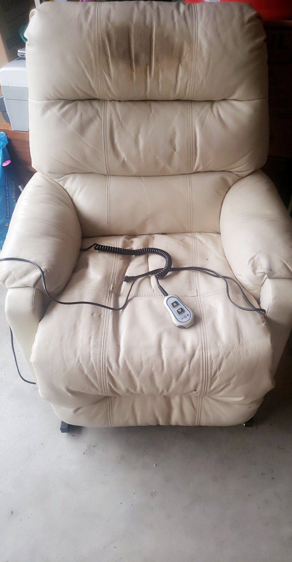 Power Lift chair, missing battery pack