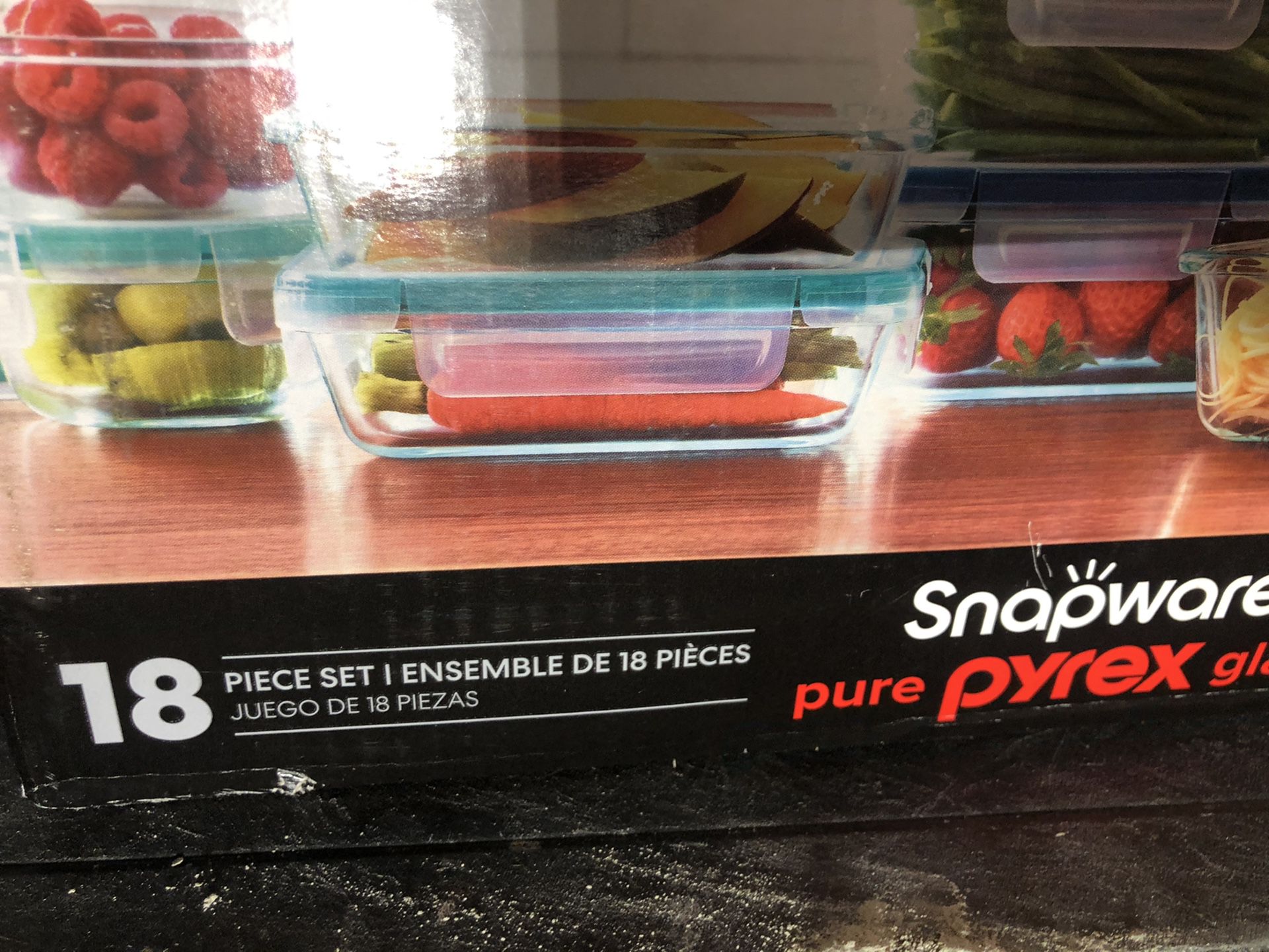 18 piece Pyrex glass containers