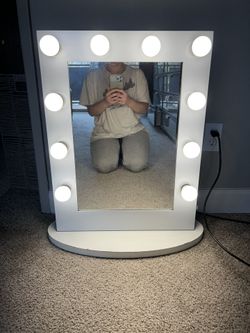 Vanity With Dimming Lights And Outlet
