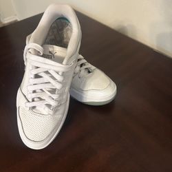     Puma White Casual Sneakers – Women’s Size 7.5 – Lightly Worn