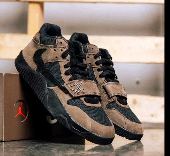 TRAVIS SCOTT X JORDAN JUMPMAN JACK TR FZ8117-204 SZ 13 NIB