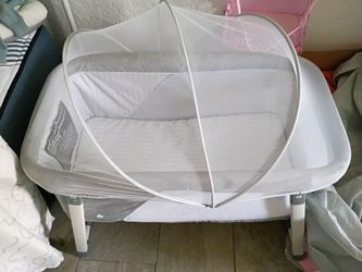 Baby Bassinet with Canopy