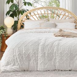 Bedsure Full Comforter Set - White Comforter, Boho Tufted Shabby Chic Bedding, 3 Pieces 