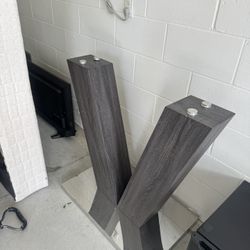 Dinner Table Set Come With 4 Chairs Need Gone Today 