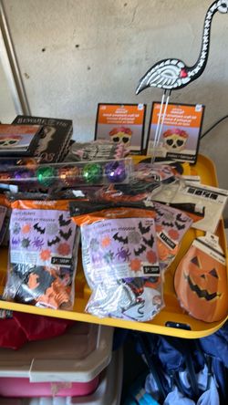 Halloween items/small decorations
