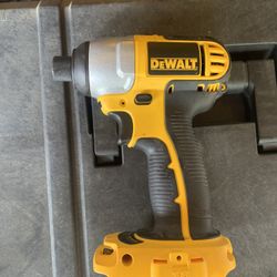 Dewalt 1/4 6mm Cordless Impact 