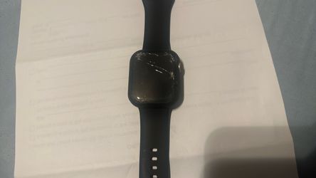 Apple Watch 9 Series 45mm with Cracked Screen