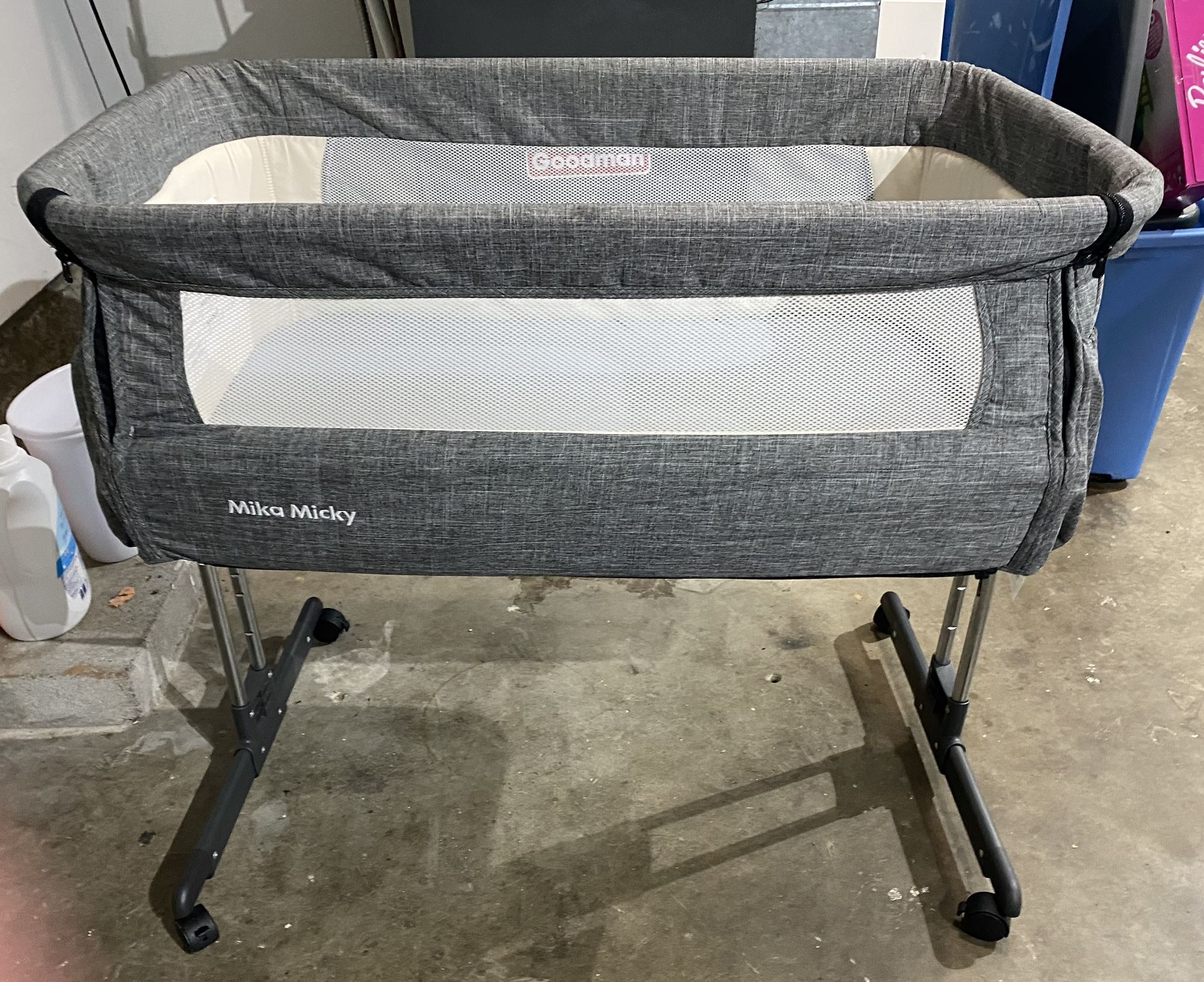 Mika Micky Bedside Bassinet 