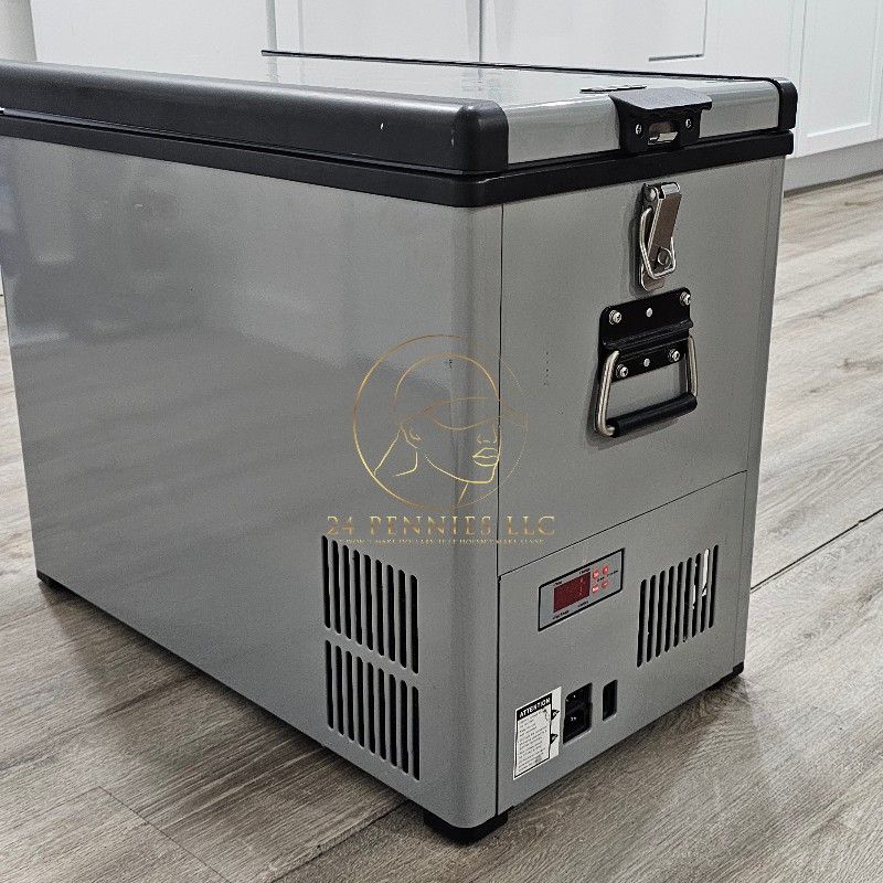 Whynter Elite 45 Quart SlimFit Portable Freezer/Refrigerator with 12v Option FM-452SG