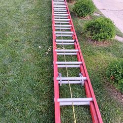 28' Fiberglass Extension Ladder