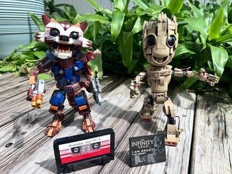 LEGO Rocket Raccoon & Baby Groot Figures