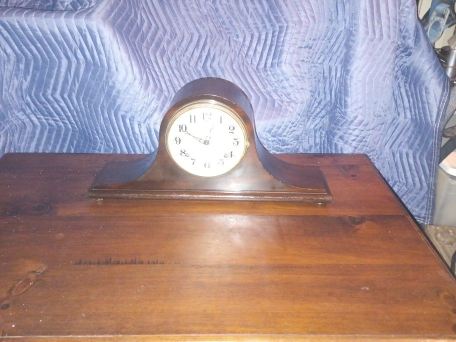 Sessions Mantle Clock