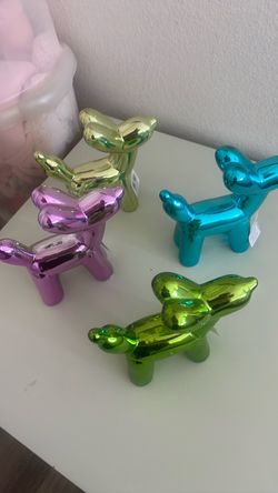 Figurines